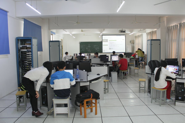 腾讯班开展python网络学习 教师课外义务辅导-武汉学院